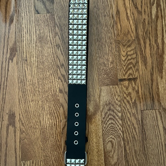 Unisex Black Studded Leather Belt - Picture 2 of 4